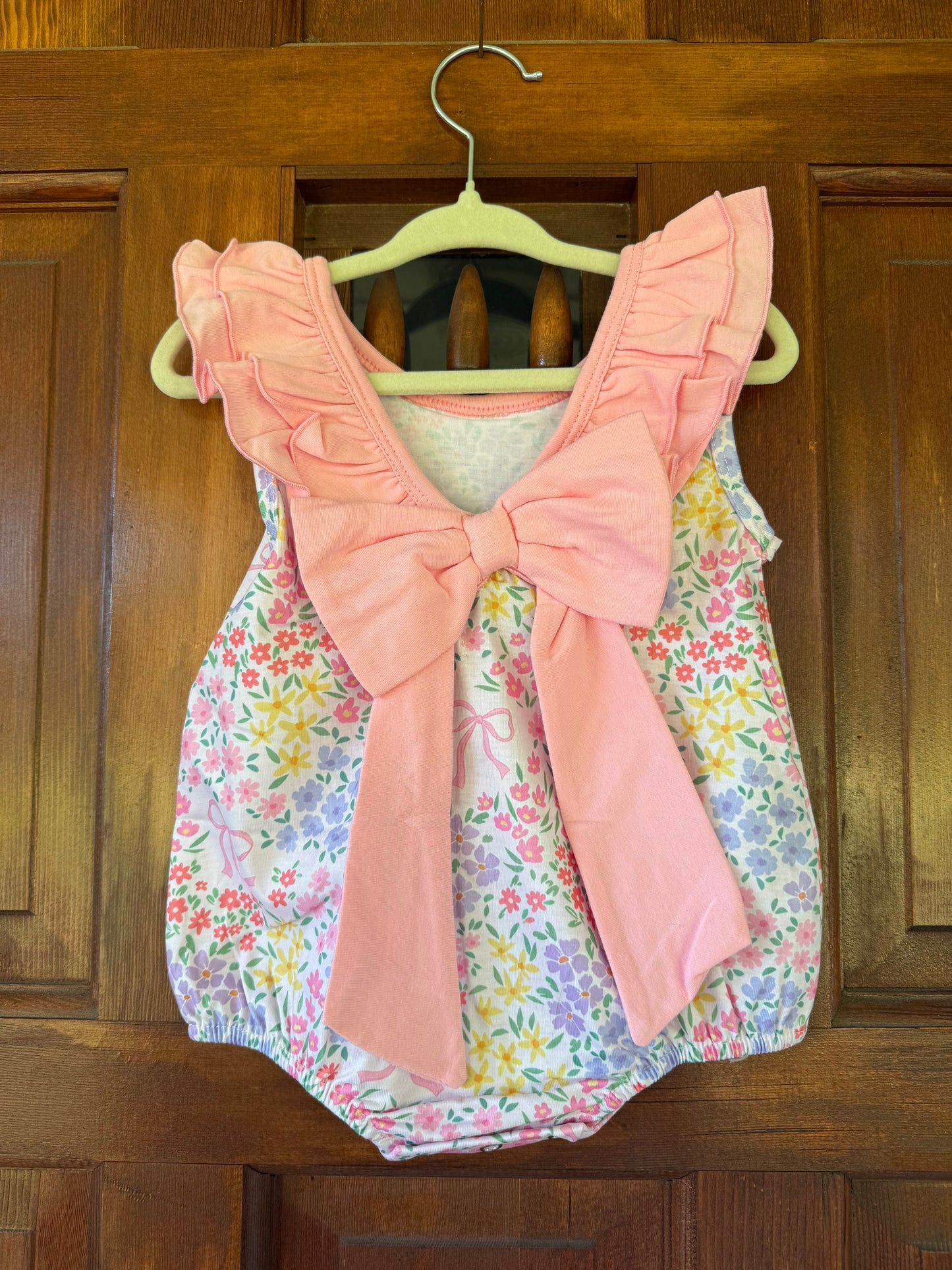 Pink Bow Back with Mini Flowers Bubble