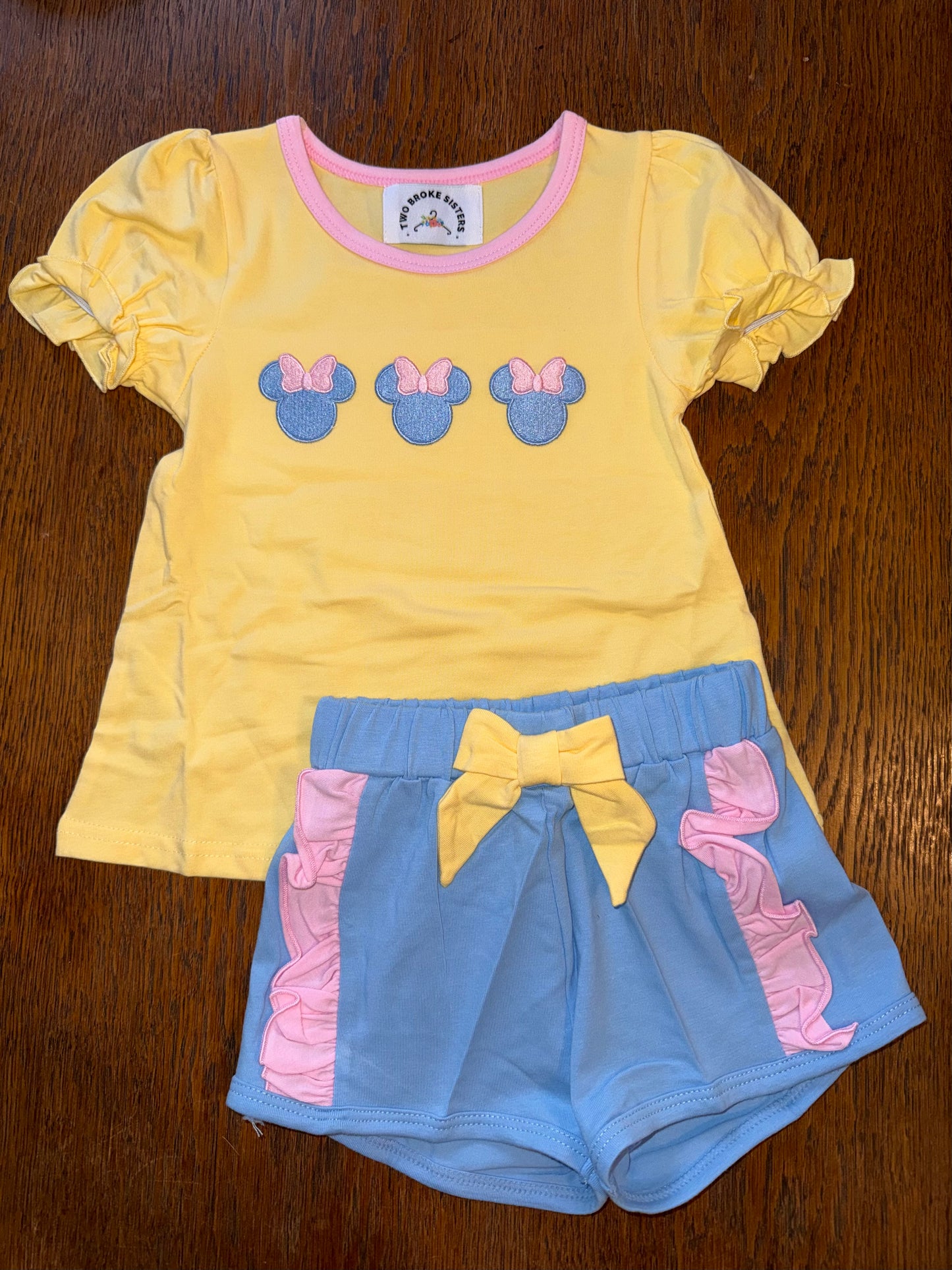 Pale Yellow with MM