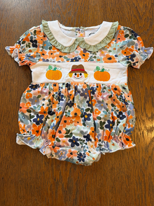 Floral Scarecrow & Pumpkins Bubble