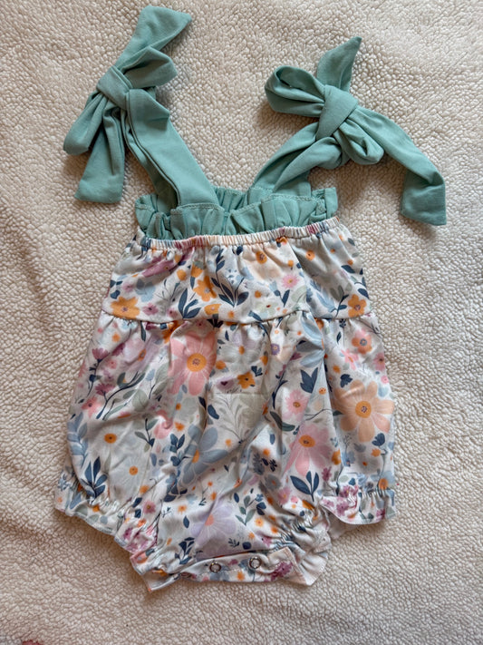 Light Green Floral Tie Bubble