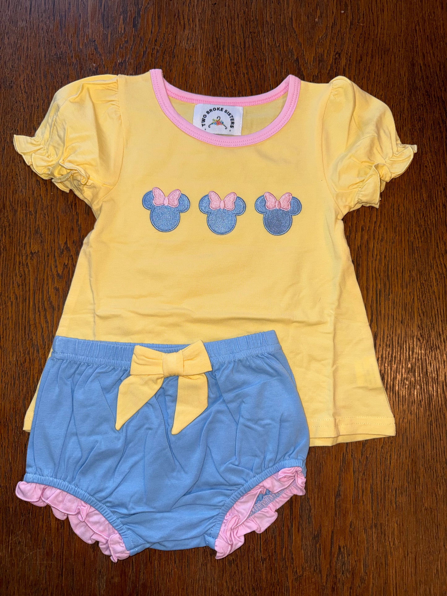 Pale Yellow with MM