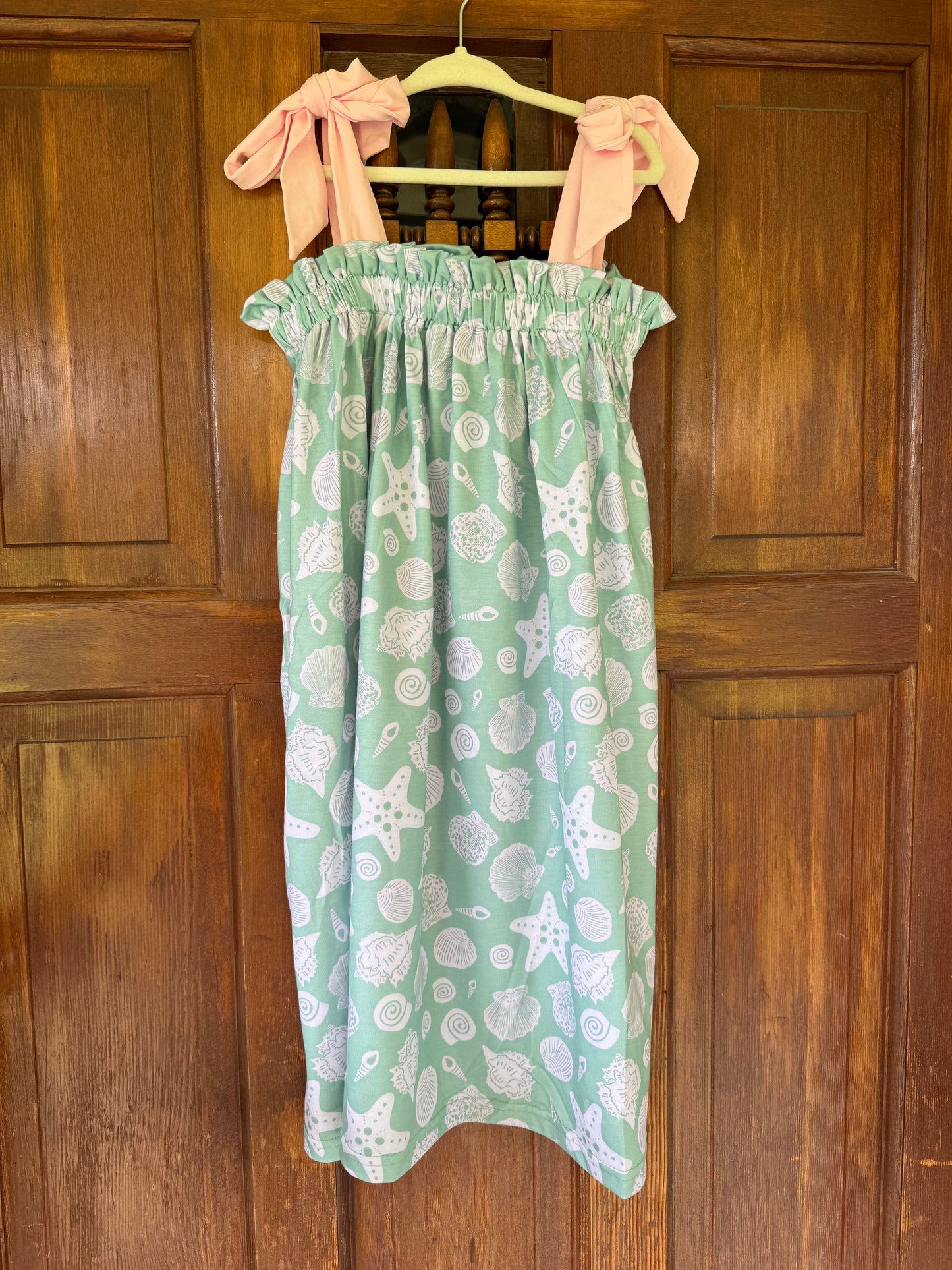 Green & White Seashells Sibling Set